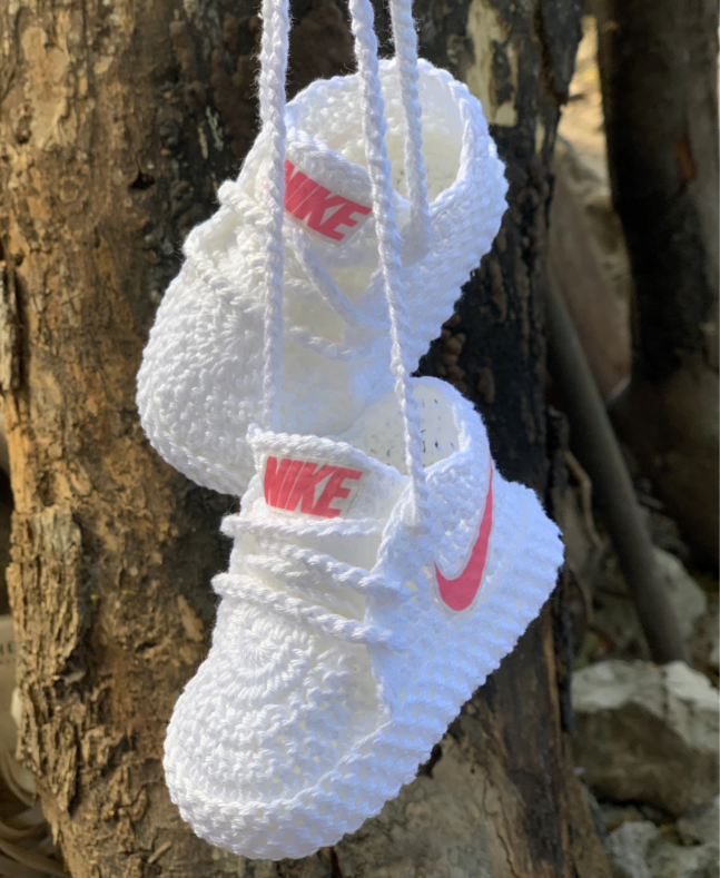 Sapatinho Baby Style em Crochê | Nike - Rosa