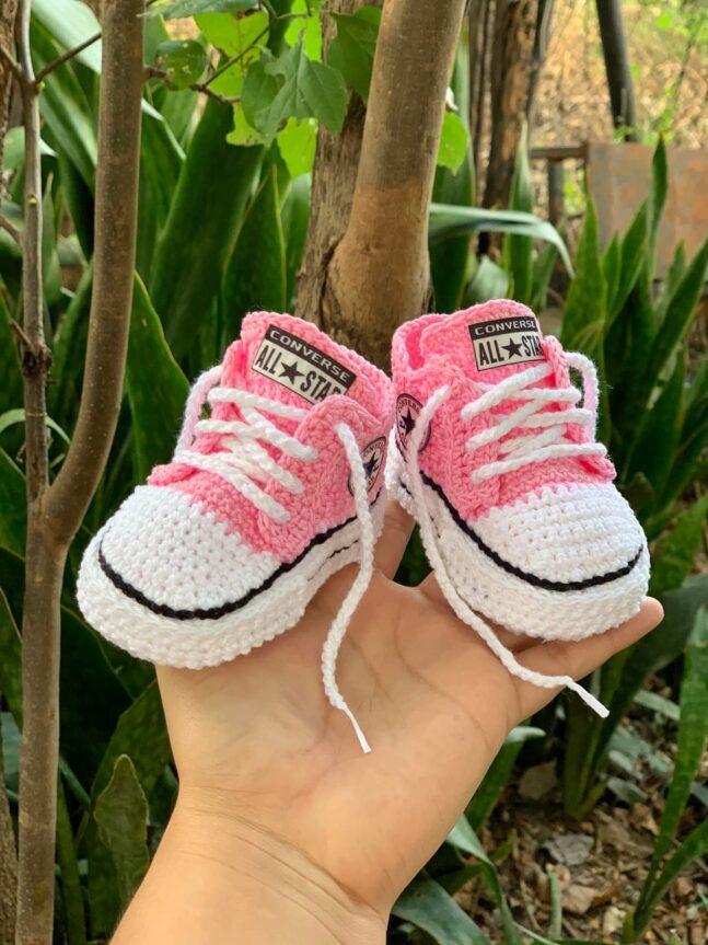 Sapatinho Baby All Star Rosa em Crochê | Delicadeza e Estilo para os Primeiros Passinhos