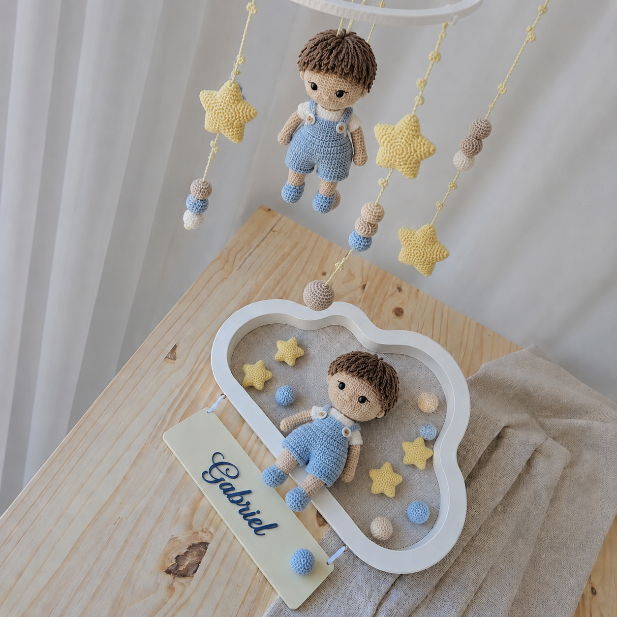 Combo Encanto da Chegada | Porta Maternidade Personalizado + Móbile de Berço