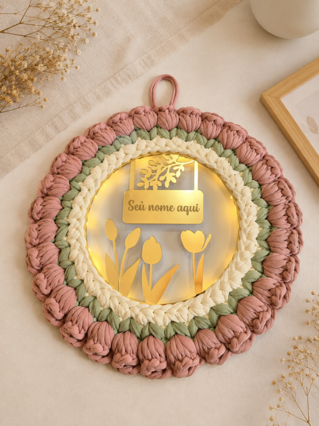 Porta Maternidade Primeiro Encanto | Crochê Personalizado com Nome