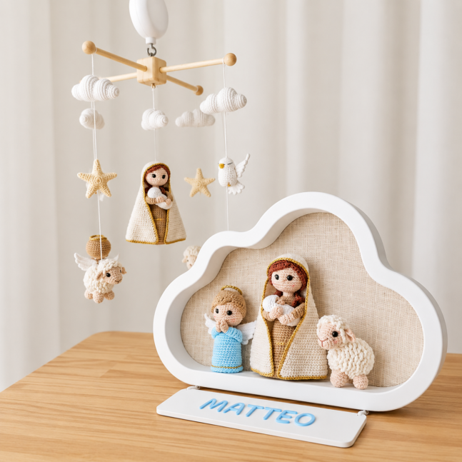 Combo Proteção de Nossa Senhora | Porta Maternidade Personalizado + Móbile de Berço Religioso